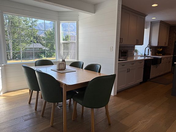 5th image of 3015 E Sundrift Cir