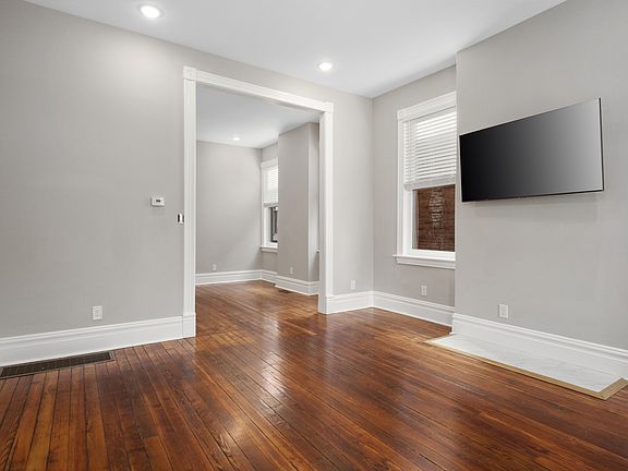 2nd image of 4246 Norfolk Ave #1F