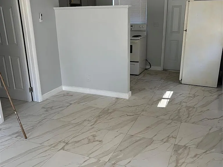 3932 SW 12th Pl — Photo 1