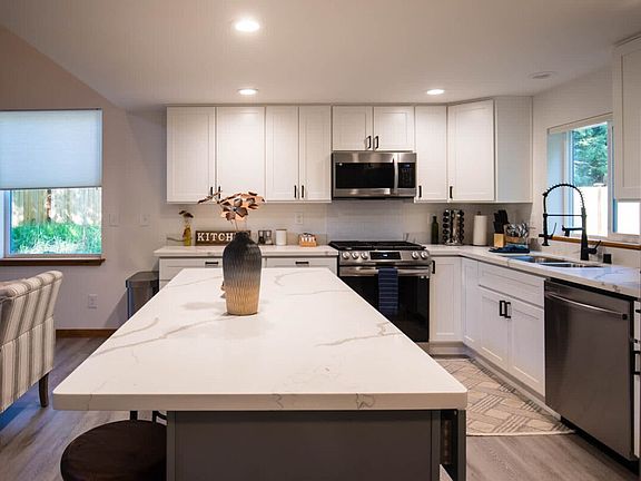 3rd image of 235 Paradise Dr #Id1035921p