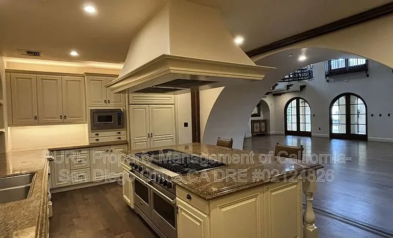 2703 Apricot Ct — Photo 31