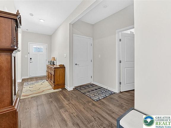 3rd image of 7963 August Ave