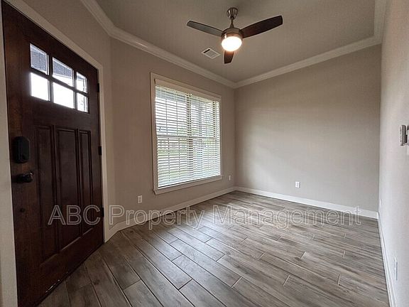 2nd image of 3301 Hillstone Ave