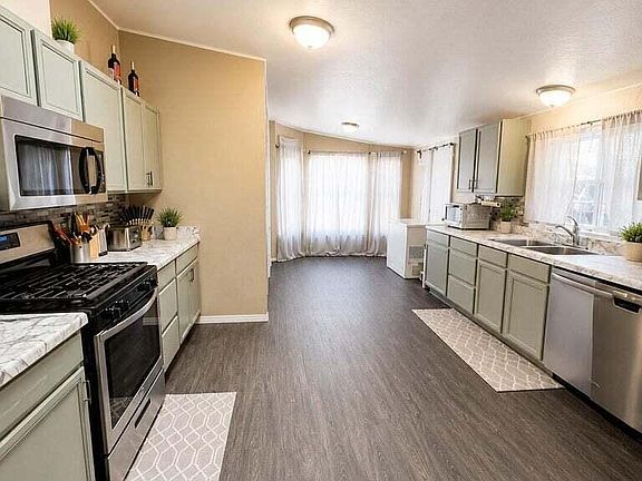 3rd image of 15967 W El Tiro Rd