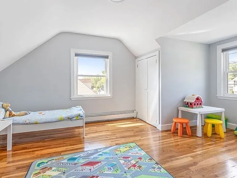149 Oak St — Photo 11