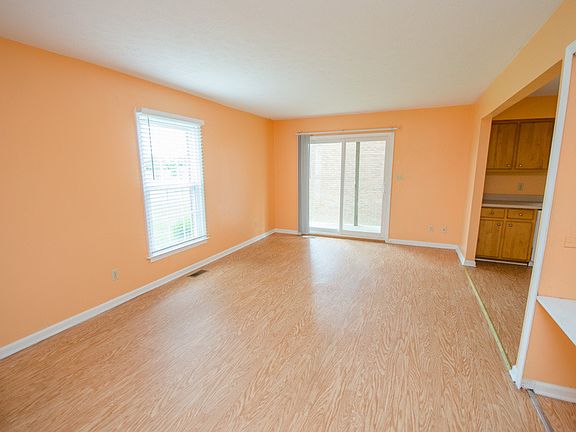 4th image of 323-329 Midland Blvd #4