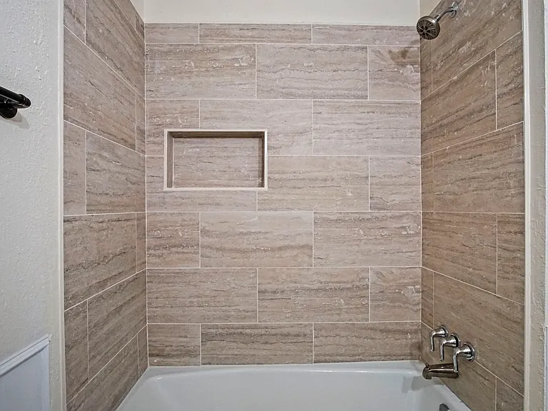 625 Hawthorne Pl — Photo 27