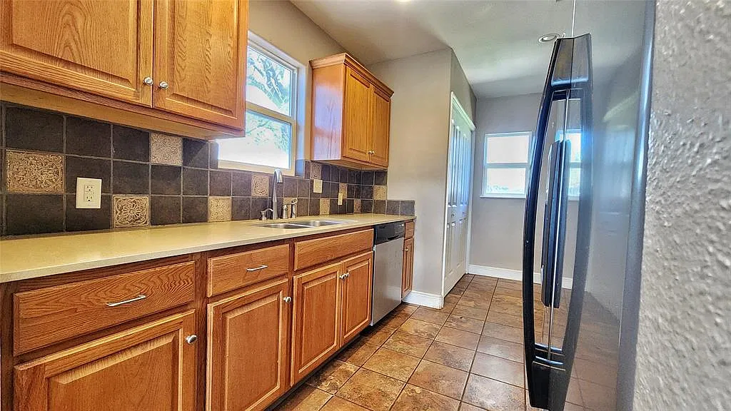 2 bed, 858 sqft, $2,245 — Photo 4