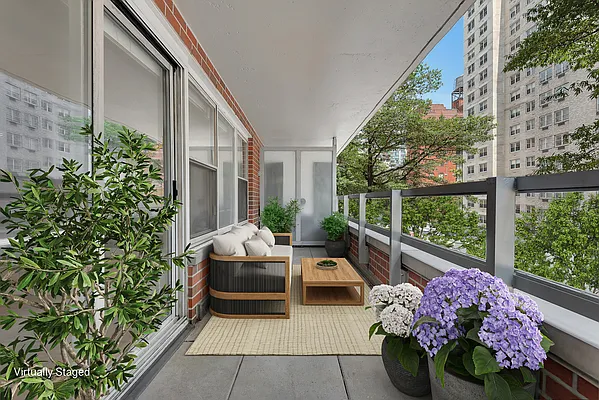 house on the hill／サイズ70 363 East 76th Street #2D in Lenox Hill, Manhattan | StreetEasy