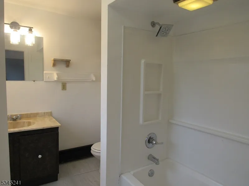 2 bed, 1.5 bath, $1,795 — Photo 3