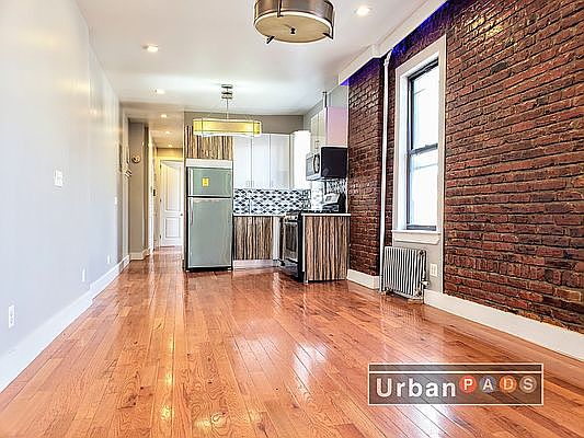 3rd image of 332 Vernon Ave APT 7