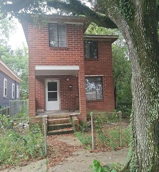 1st image of 454 Maple St