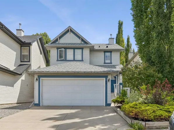 60 NW Cranfield Park SE, Calgary, AB T3M 1B4