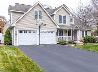 3 Smithfield Ter, Nashua, NH 03064