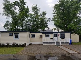 215 E Bay Ave TRLR 28, Manahawkin, NJ 08050