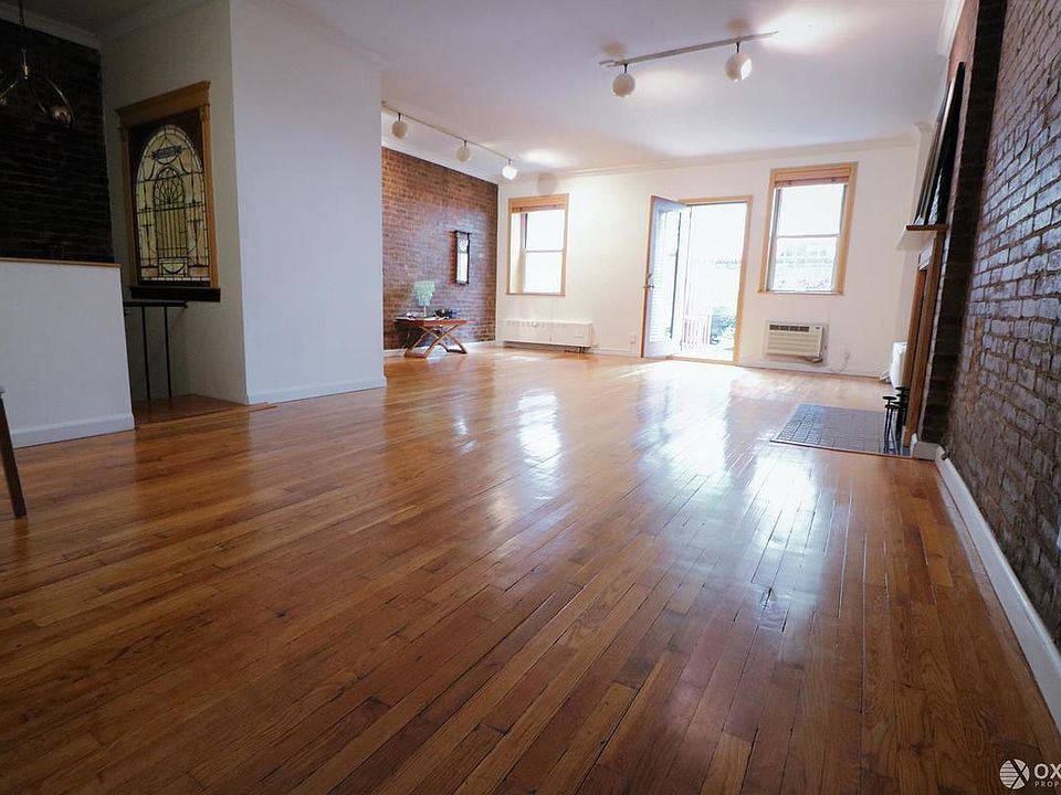 1st image of 140 W 74th St APT 1B