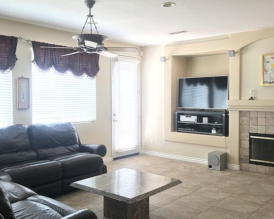 5th image of 2271 Toulouse St