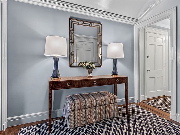 5th image of 172 Beacon St #3