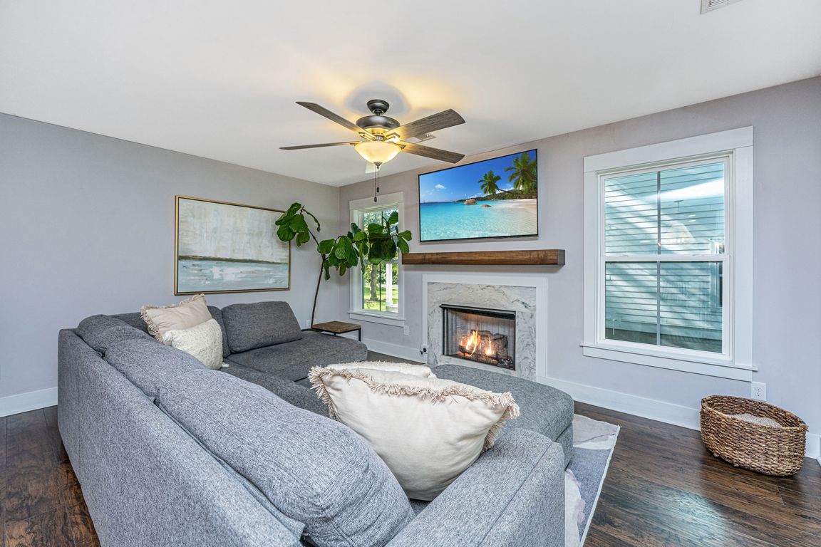 next background image