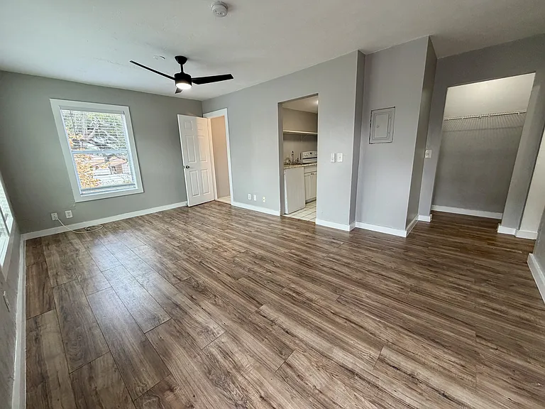 107 Washington St #5 — Photo 3