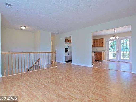 4th image of 10821 Peach Tree Dr