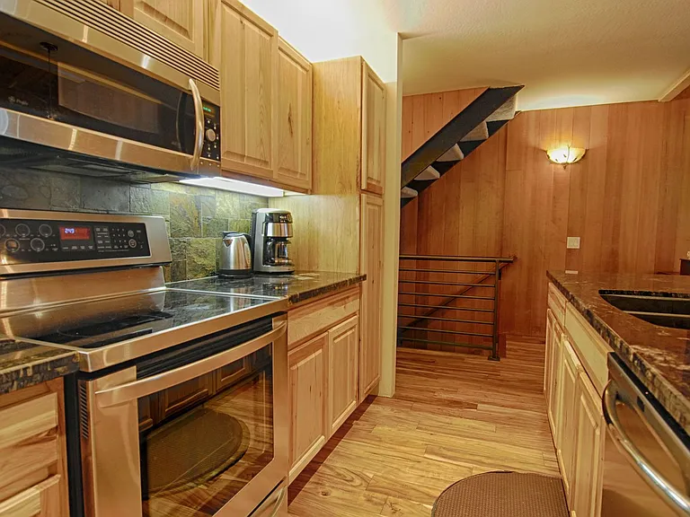 1001 Commonwealth Dr #87 — Photo 6