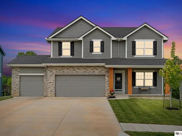 17618 Clay St, Bennington, NE 68007