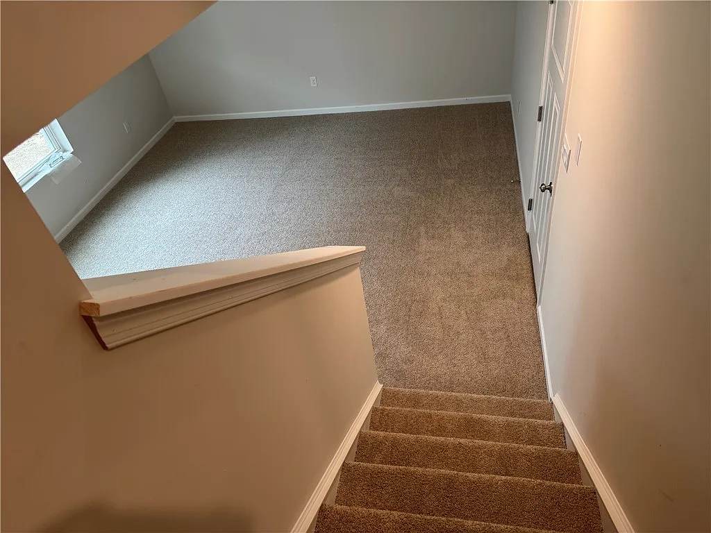 3 bed, 2.5 bath, 2300 sqft, $2,900 — Photo 4