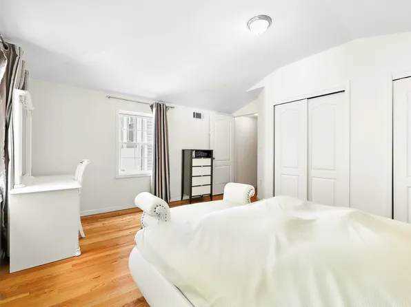 42-19 214th Place image 19 of 44