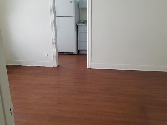 2nd image of 1819 N Kingsley Dr APT 304