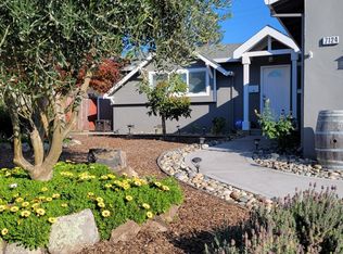 7124 Adrian Dr, Rohnert Park, CA 94928