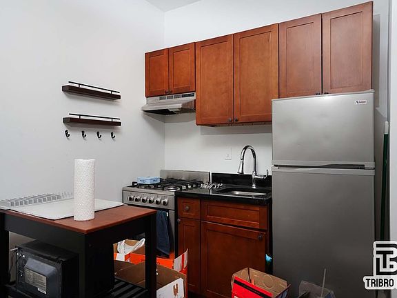 5th image of 1431 York Ave APT 42