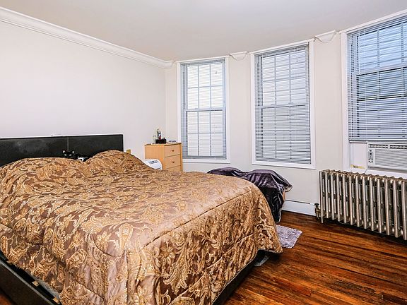 5th image of 75 Glover Ave