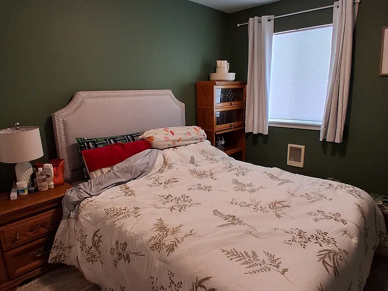 471 E Parkway Blvd — Photo 16