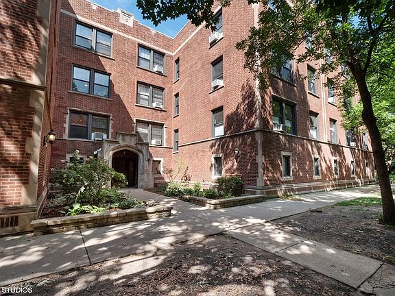 2nd image of 5952 N Lakewood Ave APT 3E