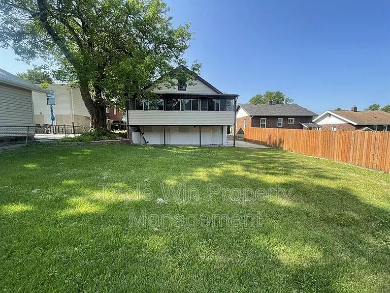 9425 Burdella Ave — Photo 6