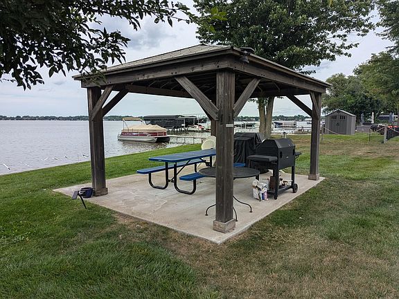 4th image of 1155 S Lake Dr Unit 45