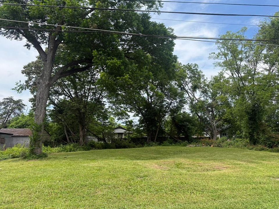 2nd image of 527 W Gordon Ave