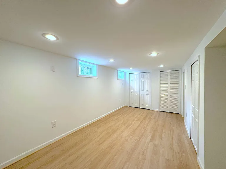 5700 Fenwick Dr — Photo 17
