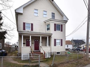 6 Crescent Ave, Riverside, RI 02915