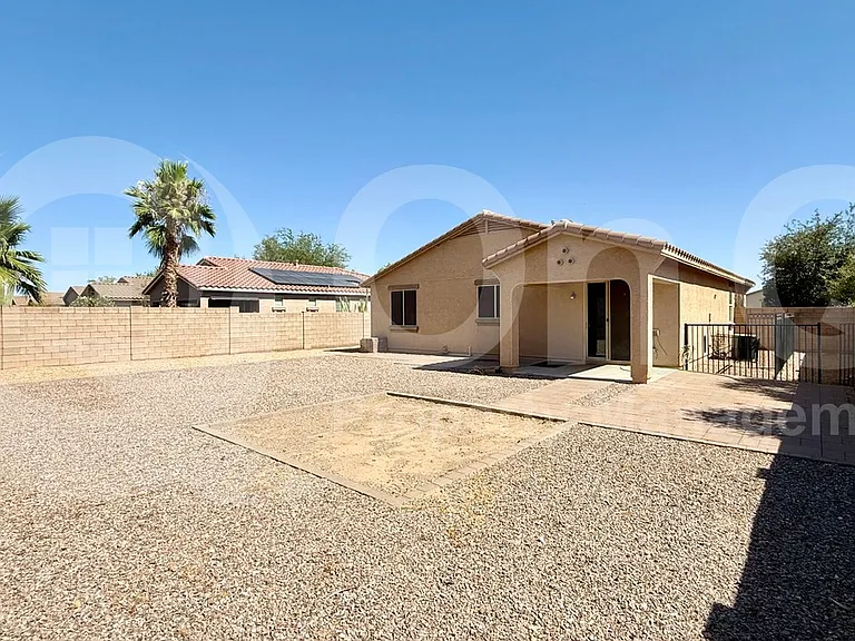 17374 W Fetlock Trl — Photo 16