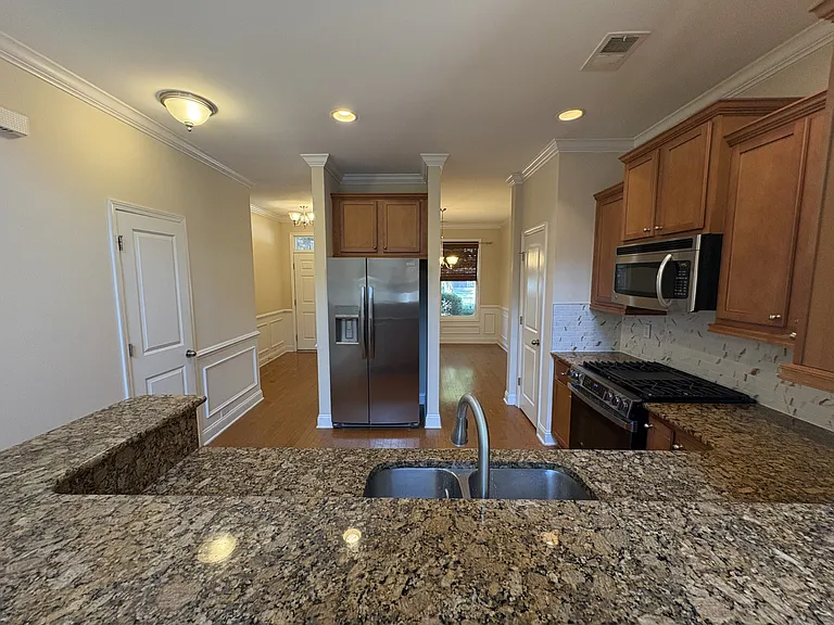 3635 Bagley Dr — Photo 8