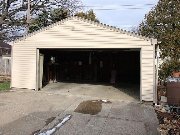 4th image of 4085 W 158th St