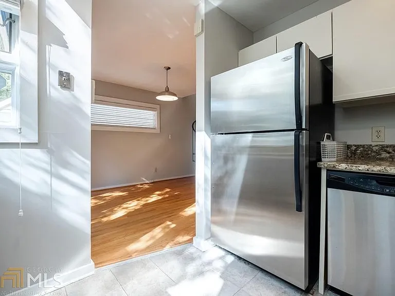 836 Saint Charles Ave NE #B — Photo 8