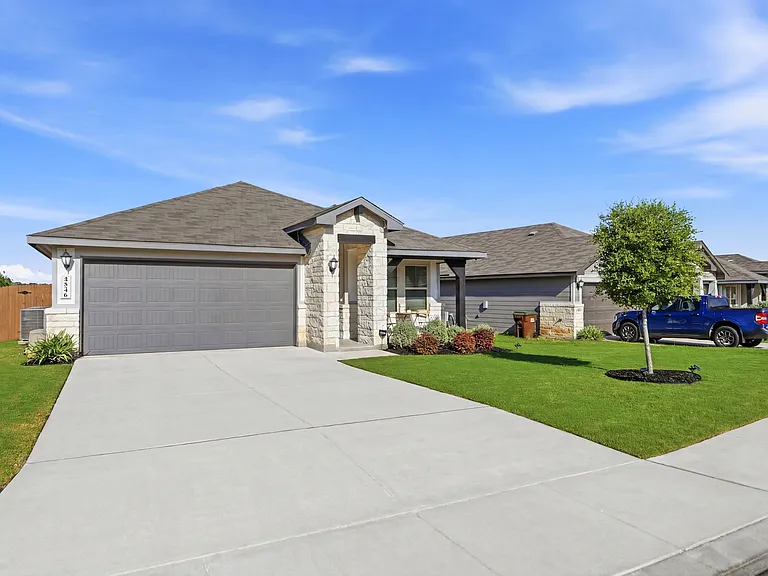 4546 Longhorn Crst — Photo 1