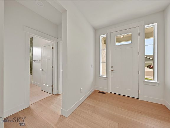 4th image of 1501 Beeker Ln