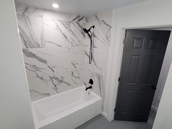 3rd image of 2517 Ryne St NW #2