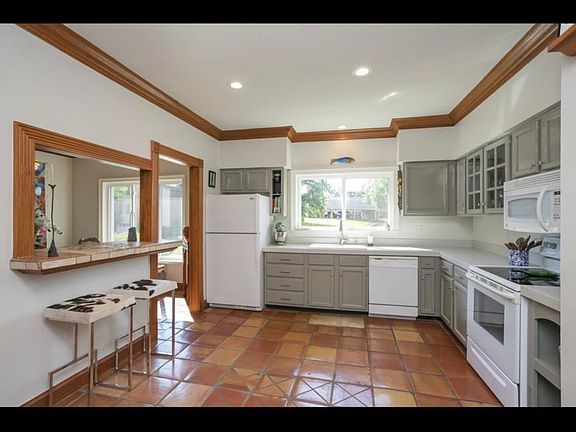 5th image of 4487 Post Pl APT 87