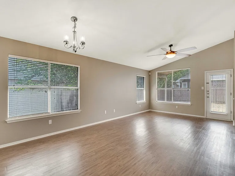 1512 Sundance Dr #T2 — Photo 9