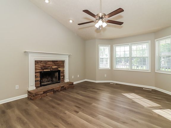 5th image of 375 Fairview Dr